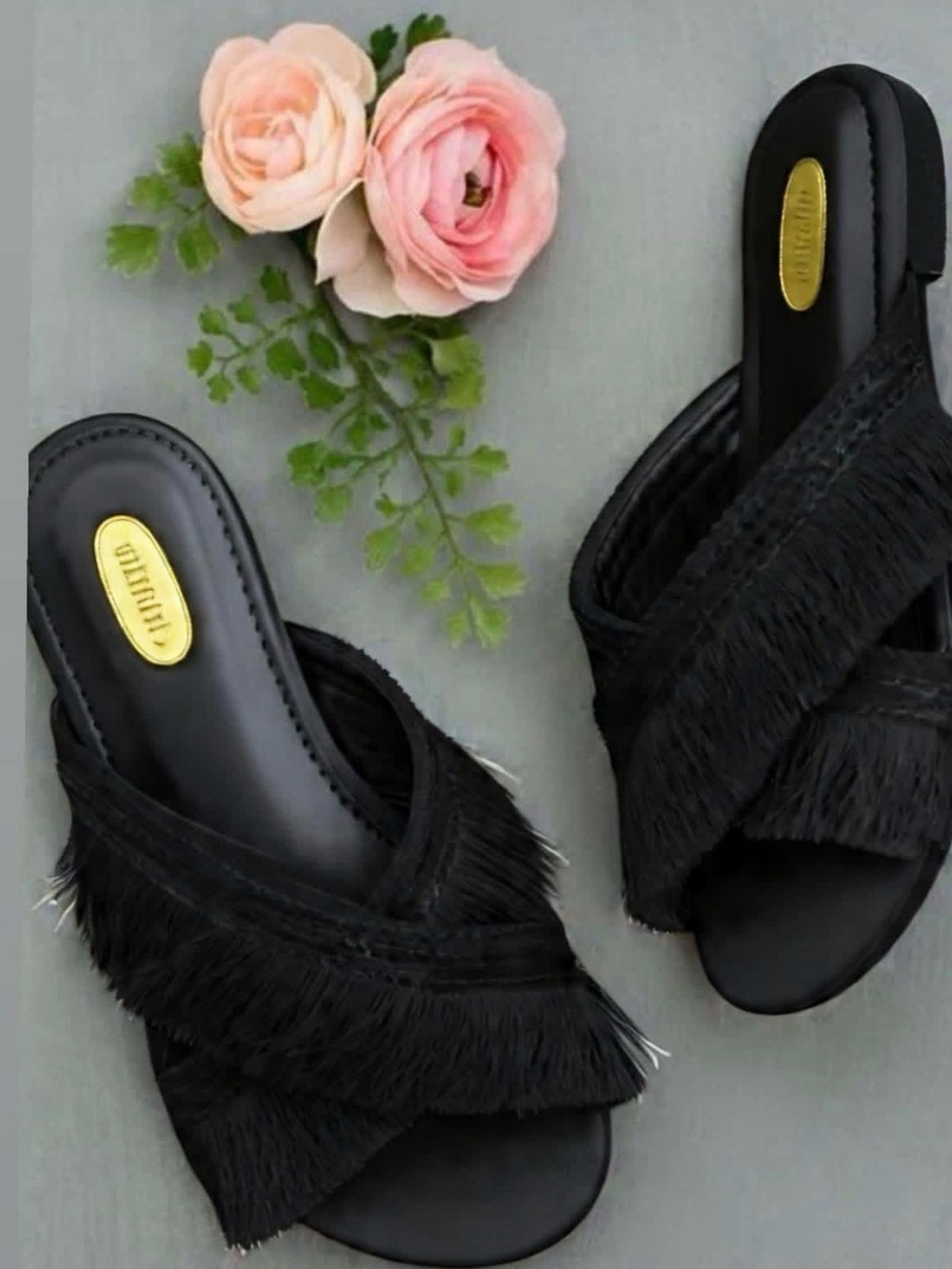 Joyfolie Danielle black fringe slide Sandle
Youth size 6